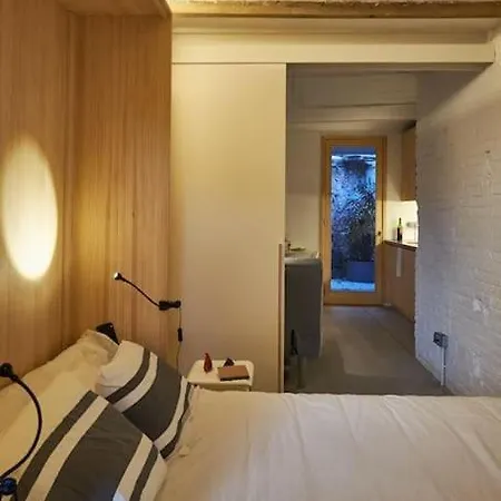 Luxury Patio Apartment Barcelona